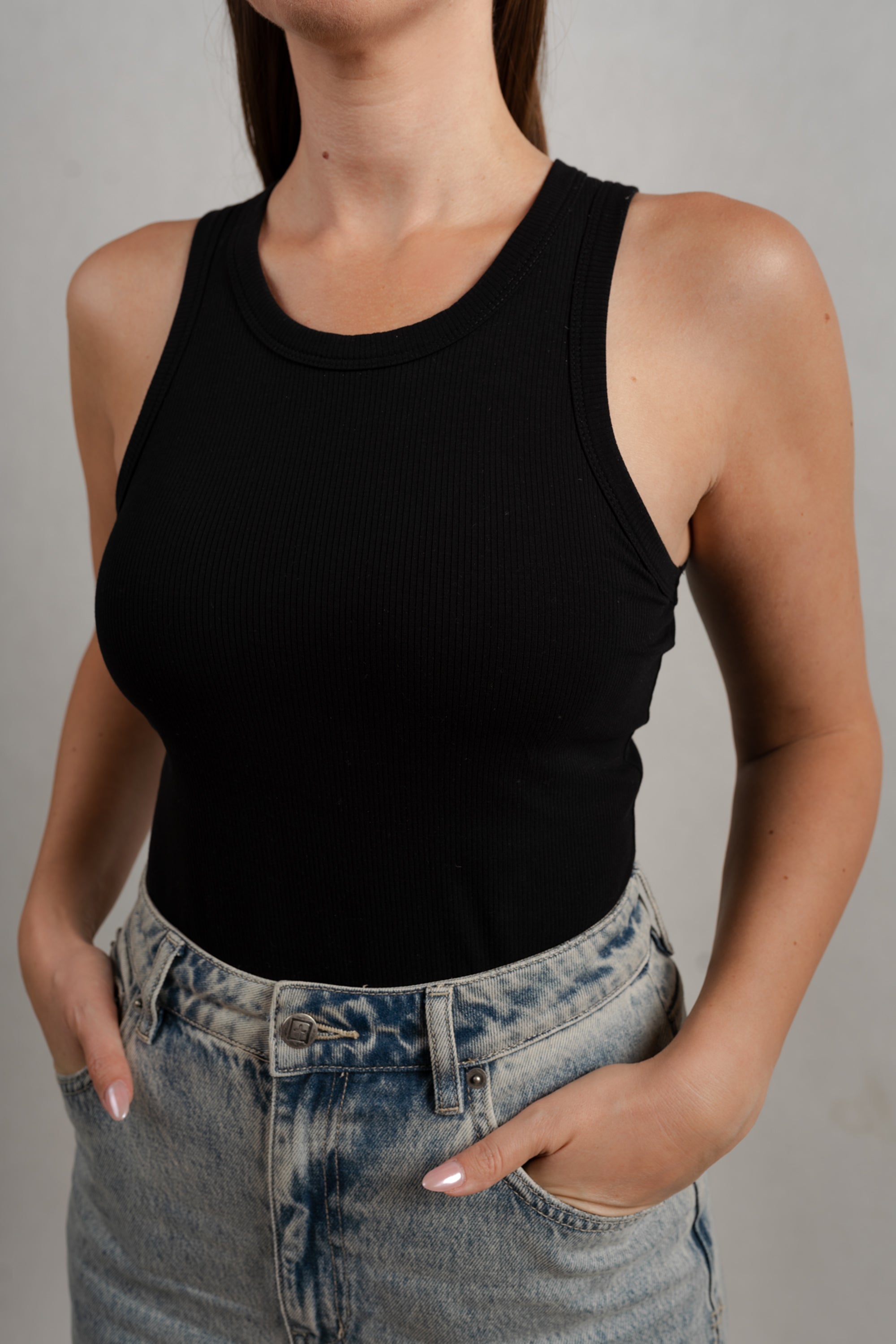 Sort tanktop med indbygget BH