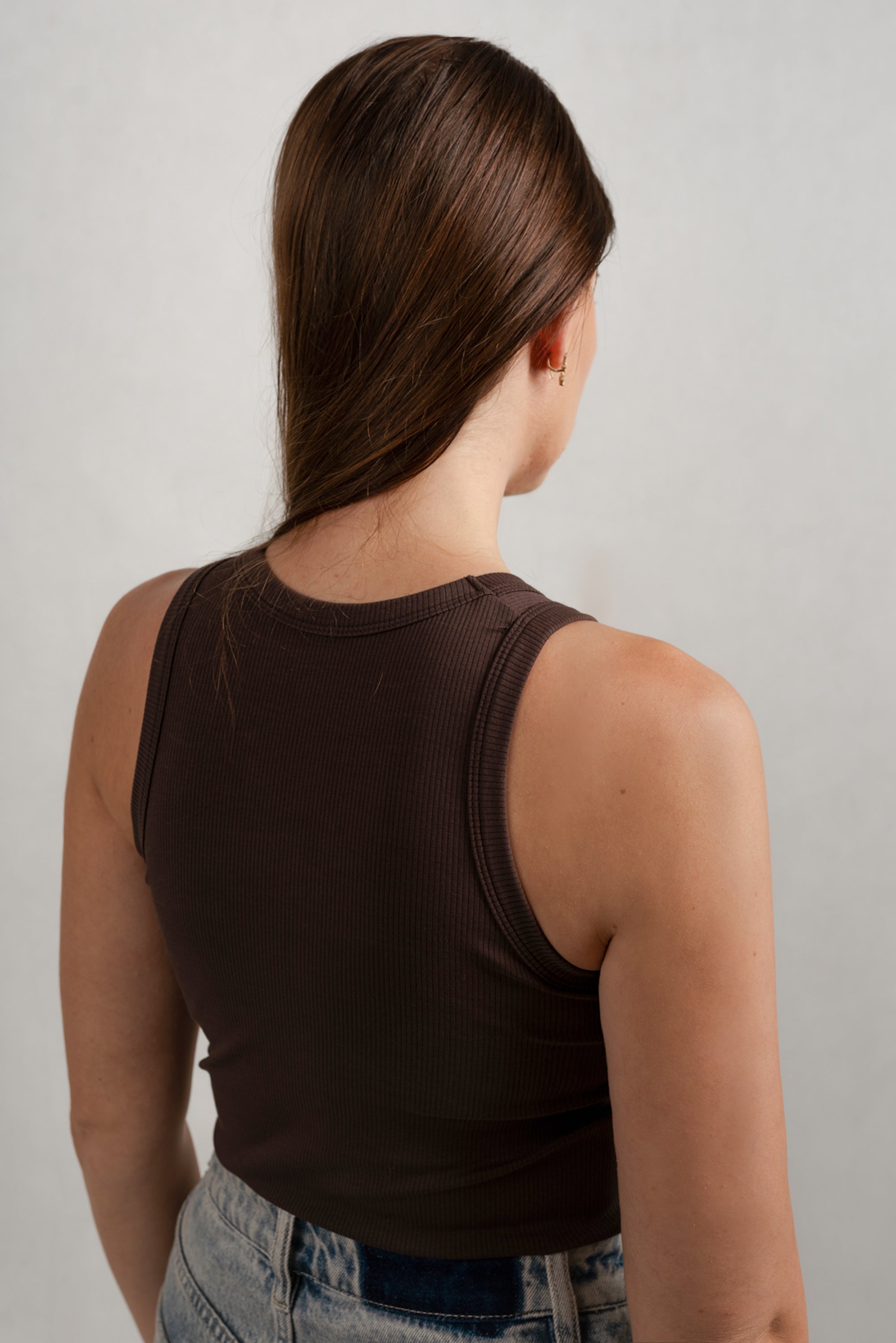 Brun tanktop med indbygget BH